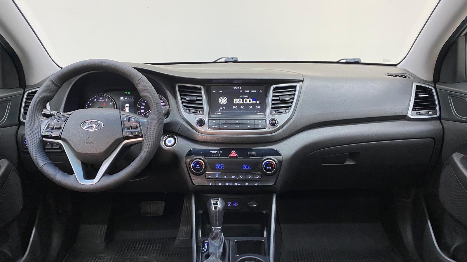 HYUNDAI TUCSON 10